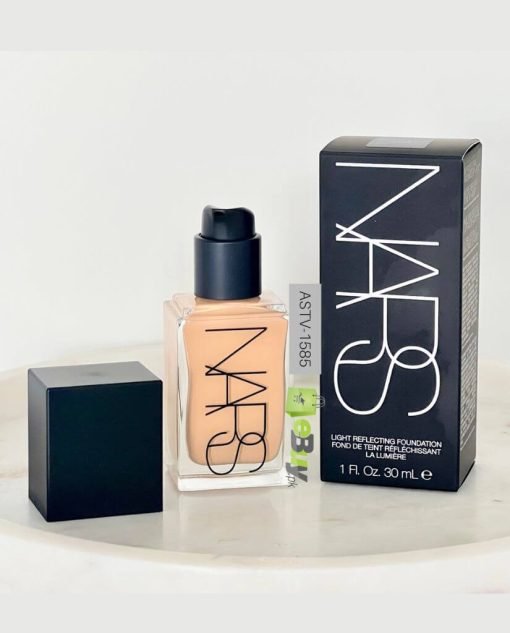 NARS Light Reflecting Foundation
