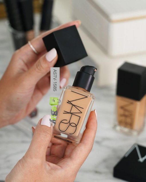NARS Light Reflecting Foundation